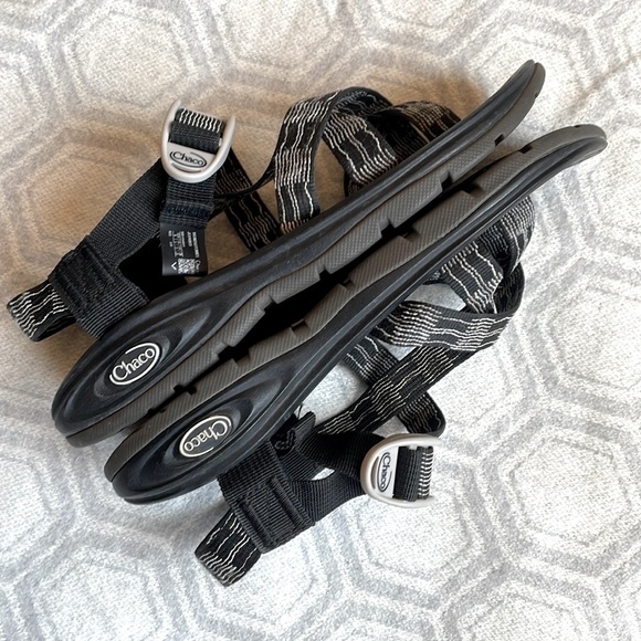 CHACO Sandals Z/2 Classic Adjustable Black White Pattern Strap Women’s  Sz:8 - Picture 5 of 15